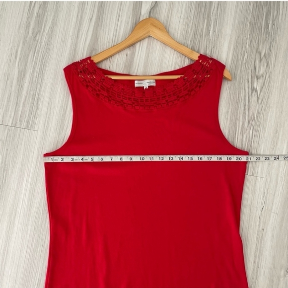 Hilliard & Hanson Women 1X Embroidered Cotton Tank - Picture 2 of 3